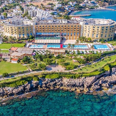 קיירניה Merit Park Hotel Casino & Spa מראה חיצוני תמונה